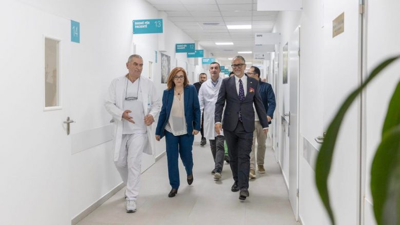 Vitia në Spitalin e Prizrenit premton furnizim me rezonancën magnetike dhe investime të shumta