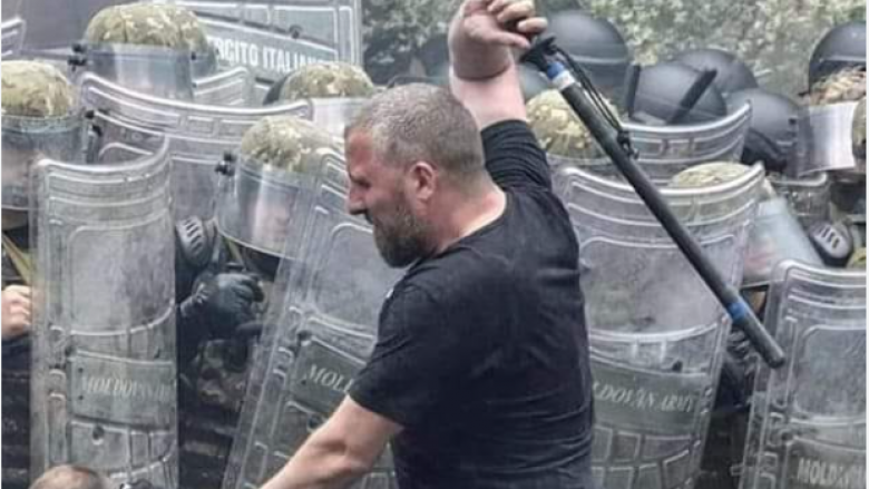 Musliu: Shoferi i Igor Simiqit ishte protestuesi i dhunshëm që qëllonte me shkop policor ushtarët e KFOR-it
