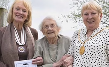 Skocezja 101-vjeçare tregon sekretin e saj për një jetë rinore