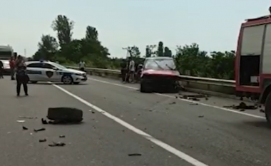 Aksident i rëndë në autostradën Rrogozhinë-Lushnje, shoferi nuk gjendet në vendin e ngjarjes