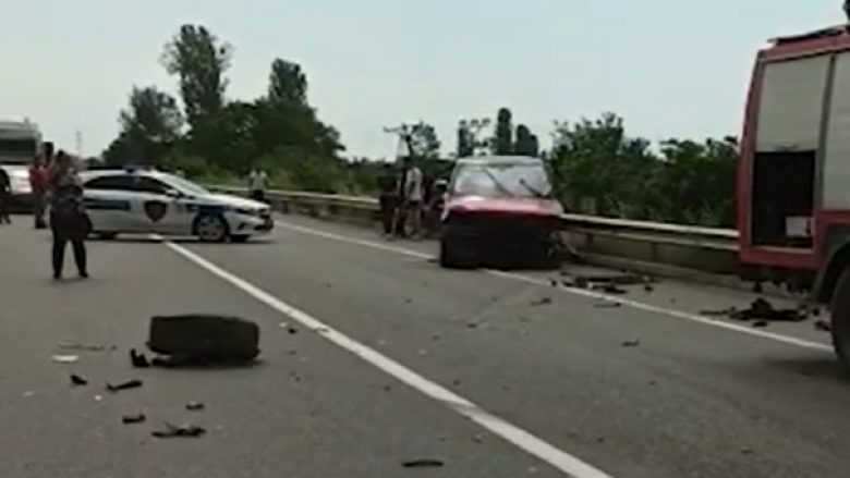 Aksident i rëndë në autostradën Rrogozhinë-Lushnje, shoferi nuk gjendet në vendin e ngjarjes