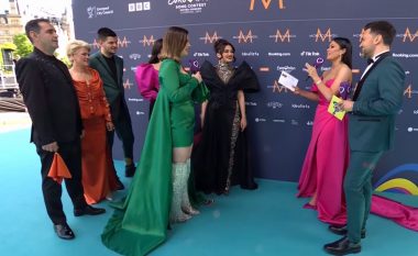 Albina Kelmendi nuk flet anglisht në Eurovision, për të përkthen motra e saj