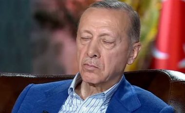 Erdoganin e zë gjumi në transmetimin e drejtpërdrejt televiziv