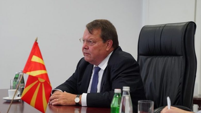Diplomati holandez në Shkup kritikon ashpër situatën në gjyqësor dhe korrupsionin