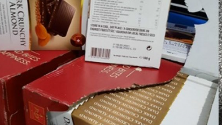 Pas largimit nga tregu i Kosovës të 1,031 çokollatave “Frey”, konfiskohet aparati i cili është përdorur për ndryshimin e afatit
