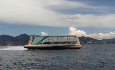 BMW ka ndërtuar një varkë elektrike elegante të quajtur “Icon”