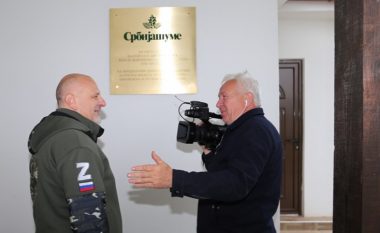 Shfaqet me uniformë dhe simbolin famëkeq rus ‘Z’, kush është Igor Braunoviq që drejton institucionin e pyjeve në Serbi?
