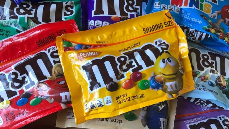 A e dini historinë prapa çokollatave të famshme M&M dhe çfarë fshihet te emri i brendit