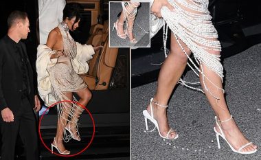 Kim Kardashianit i bie shkëlqimi pas mbarimit të Met Gala 2023 – fustani i saj prishet dhe perlat i shkapërderdhen në tokë