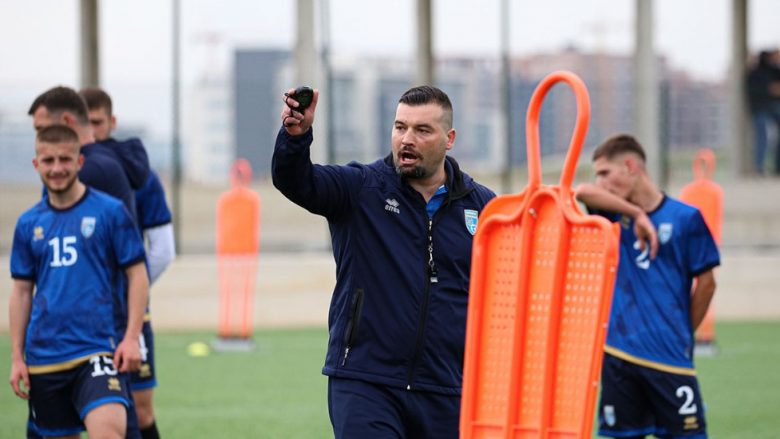 Kosova U-19 mbajti stërvitjen e parë nën drejtimin e përzgjedhësit Adil Maliqi