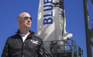 Kompania e Jeff Bezos fiton kontratën nga NASA për ndërtimin e anijes kozmike që do të çojë astronautët në Hënë