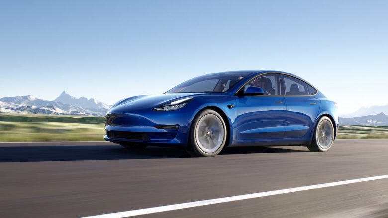 Tesla është duke ‘pastruar’ stokun e Modelit 3, sinjal që tregon afrimin e lansimit të veturës së përditësuar