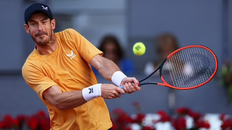 Andy Murray fiton titullin e tij të parë që nga viti 2019