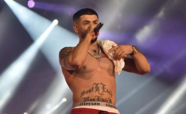 Revoltohet Noizy, kërcënon një fans gjatë koncertit