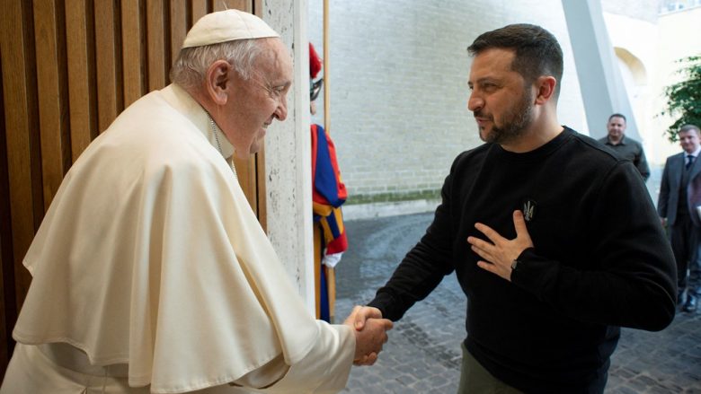 Prej kohës së pushtimit rus në Ukrainë, Zelensky për herë të parë e takon Papën