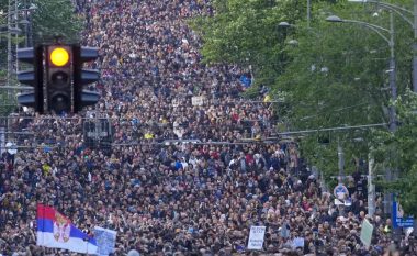 Mediet serbe gënjejnë rreth postimit të Hajrullahut për protestën kundër Vuçiqit në Beograd