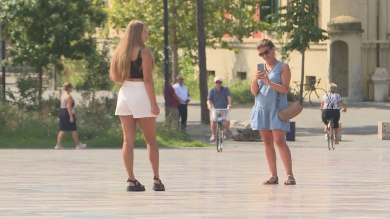 Priten 30% më shumë turistë, reklamimi në rrjete sociale po sjell më shumë të huaj në Shqipëri