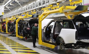 Pronari i Jaguar Land Rover do të ndërtojë një fabrikë të re gjigante të baterive në Britani të Madhe