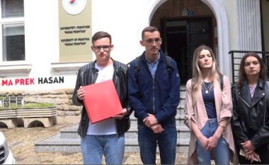 ​Studentët e duan emrin e Hasan Prishtinës në UP, dorëzohen nënshkrimet në Rektorat
