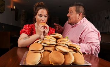 Britaniku që mund të konsumojë 10 hamburgerë në katër minuta, thotë se dëshiron që e bija 18-vjeçe të ndjekë hapat e tij