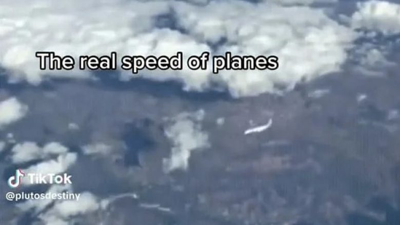 Videoja që tregon shpejtësinë e vërtetë që e arrin aeroplani komercial – pamjet bëhen virale