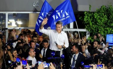 Fitore bindëse për të djathtën në Greqi, Mitsotakis mbetet kryeministër edhe për një mandat