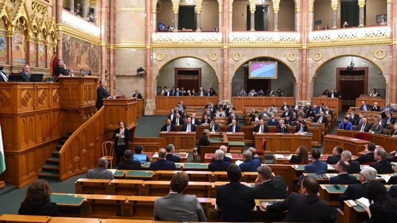 Parlamenti hungarez shtyu ratifikimin e Suedisë në NATO