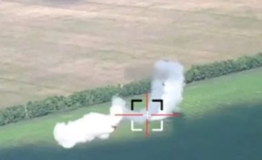 Operatori ukrainas i dronit arrin ta shmang raketën ruse nga sistemi raketor Tor-2M, më pas e shkatërroi