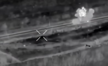 Tanket ruse shpërbëhen në copa pas sulmeve të raketave ukrainase gjatë natës