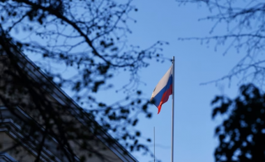 Finlanda dëbon diplomatë rusë
