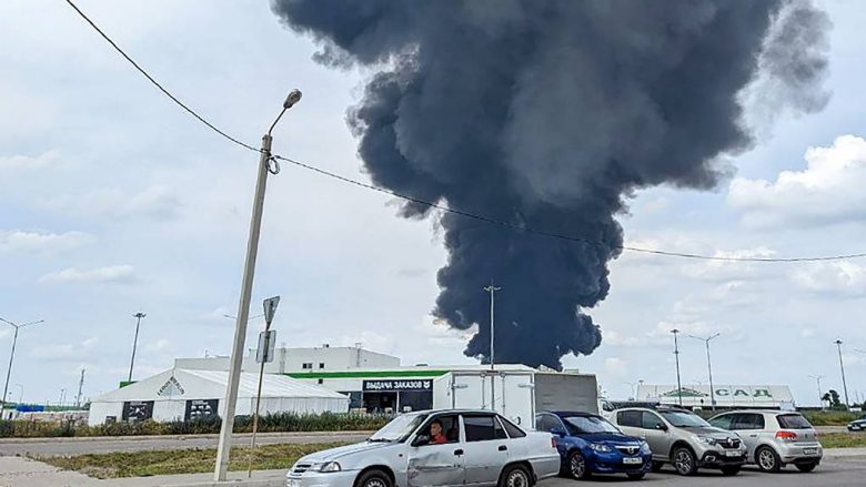 Zjarr në një rafineri nafte në qytetin rus, Voronezh