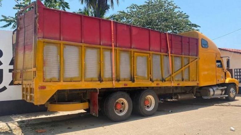Autoritetet gjetën 129 emigrantë “të paketuar” në një kamion mallrash në Meksikë