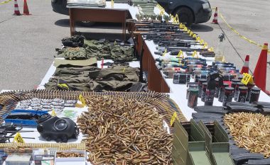 Armatimi i konfiskuar në veri, njohësit e sigurisë tregojnë se kush mund të ishte cak i sulmeve