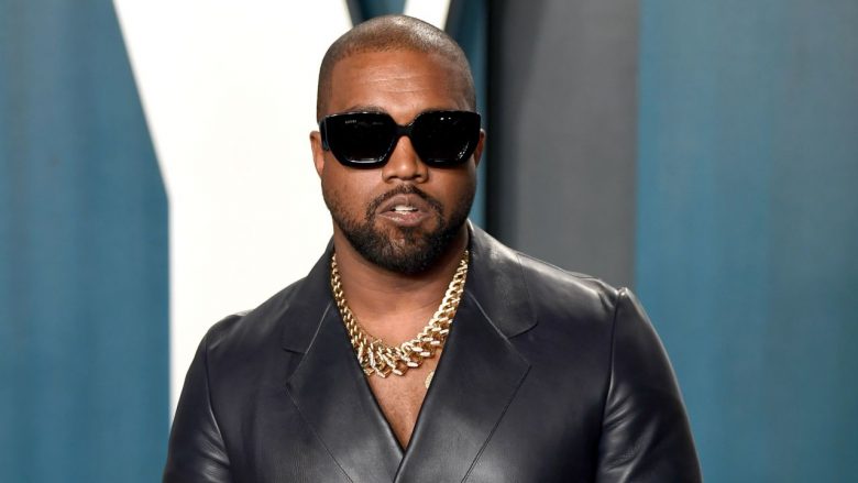 Kanye West ngjall reagime në rrjete sociale pasi shërbeu sushi mbi femra gjysmë të zhveshura në festën e tij të ditëlindjes