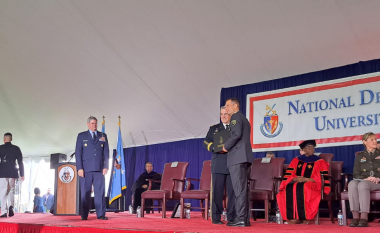 Koloneli Ismajl Brahimi diplomon në Universitetin e Mbrojtjes Kombëtare në SHBA