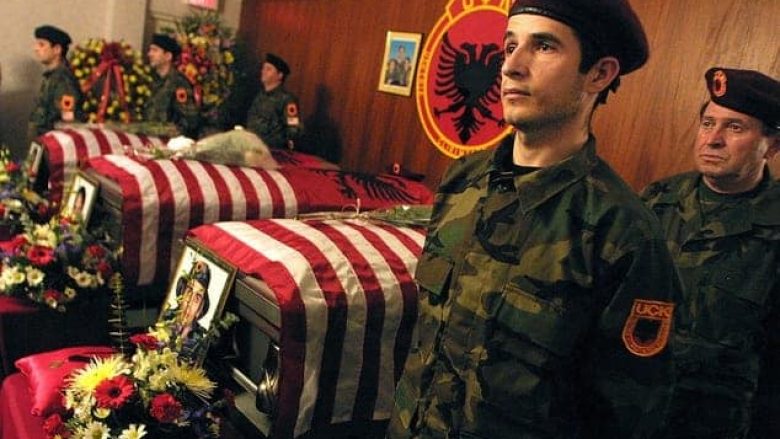 Kurti kërkon drejtësi për tre vëllezërit Bytyqi, të vrarë nga forcat serbe
