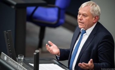 Kriza në veri, deputeti gjerman: Klima e mosbesimit çoi në dinamikë të rrezikshme