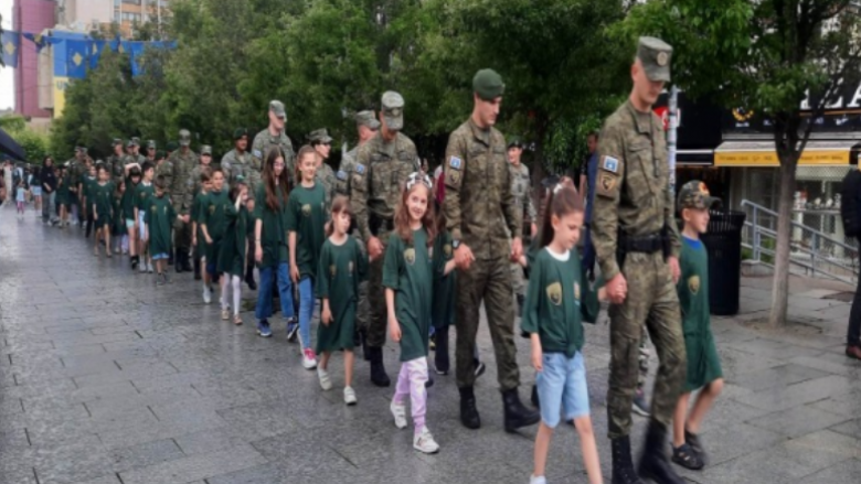 Dita e Çlirimit të Prishtinës, mbahet parada e fëmijëve së bashku me FSK-në
