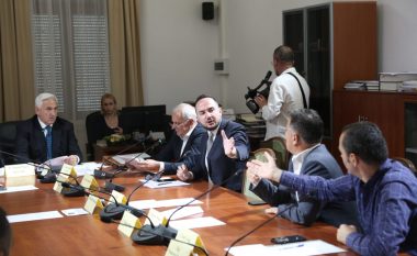 Deputeti i PD-së: Drejtuesja e SHISH të sqarojë përse është shkarkuar nga detyra në Kosovë dhe a ka pasur udhëtime në Serbi