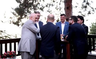 George Soros ia dorëzoi fondacionin djalit të tij - Alexandar mbështet "Ballkanin e Hapur", takohet shpesh me liderët e rajonit
