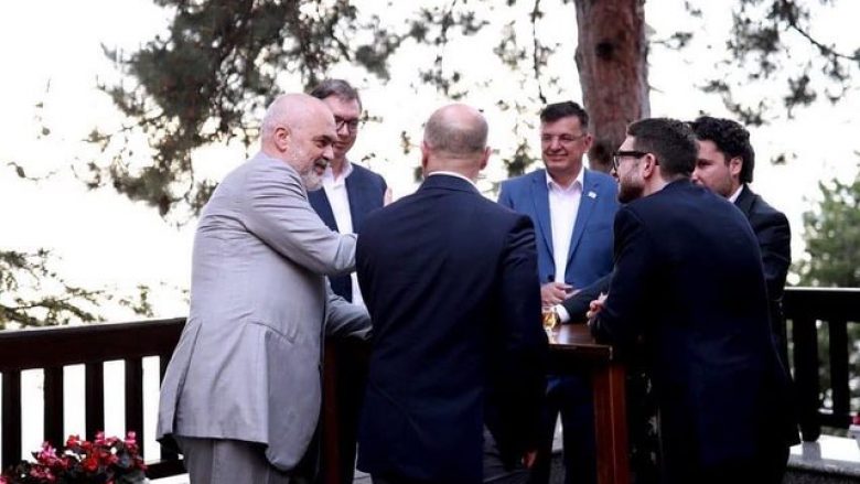 George Soros ia dorëzoi fondacionin djalit të tij – Alexandar mbështet “Ballkanin e Hapur”, takohet shpesh me liderët e rajonit