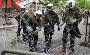 Vazhdojnë protestat në veri – serbët kërkojnë largimin e policisë dhe kryetarëve të rinj