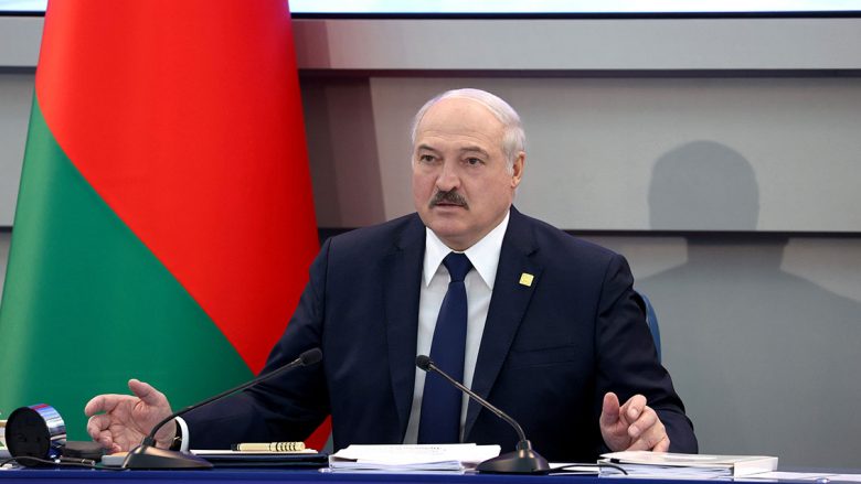 Bjellorusia ka filluar të marrë armë bërthamore taktike nga Rusia, thotë Lukashenko