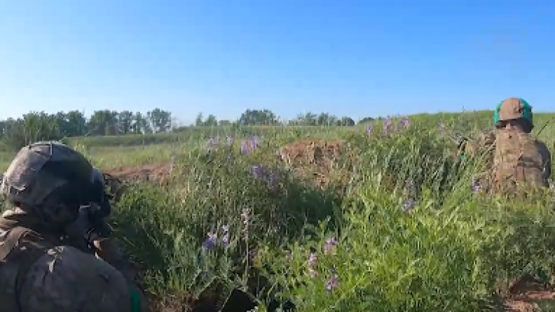Pamje të një aksioni të ushtarëve ukrainas pranë Bakhmutit