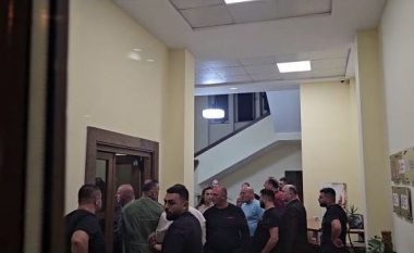 Sulm verbal ndaj gazetarëve në Shqipëri gjatë mbledhjes së PD-së, reagon rrjeti SafeJournalists