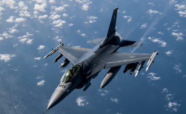 Zelensky: Ukraina në pritje të marrëveshjeve përfundimtare për dorëzimin e aeroplanëve F-16