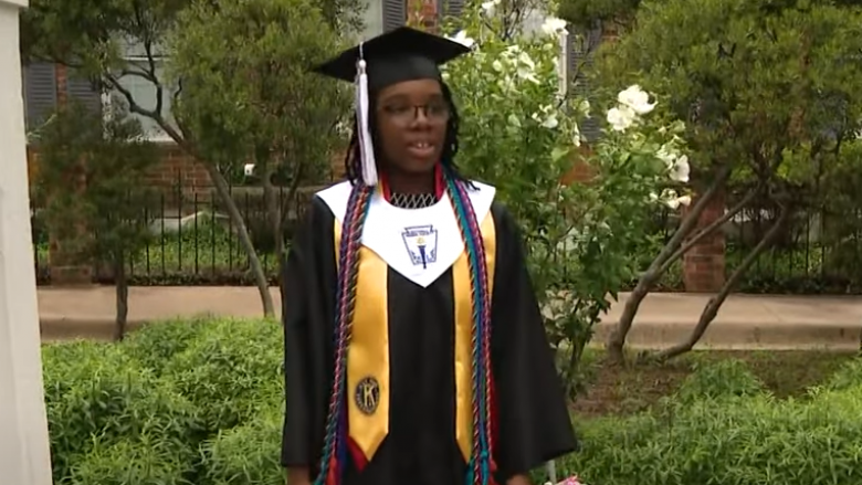 Vajza nga Teksasi ka përfunduar shkollën e mesme në moshën 14-vjeçare