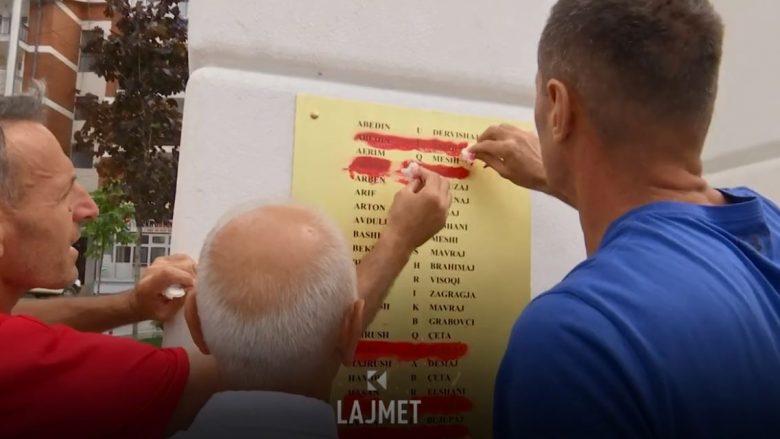 Familjarët heqin emrat e dëshmorëve nga memoriali i dëshmorëve në Istog, s’i duan disa që i panë aty