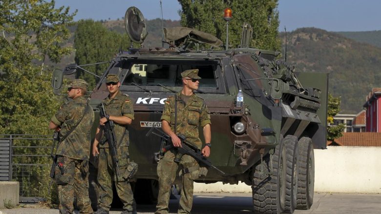 KFOR-i përgënjeshtron lajmet se “ua kanë ndaluar disa zyrtarëve kosovarë të udhëtojnë në veri të Kosovës”