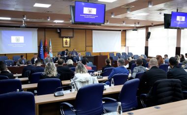 MAPL: Ende nuk ka vendim përfundimtar për ligjshmërinë e zgjedhjes së kryesuesit të Asamblesë së Prishtinës